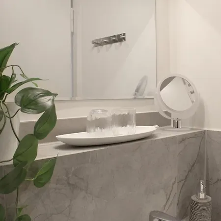 Kernsanierte Moderne Helle Wohlfuehloase * Hilden