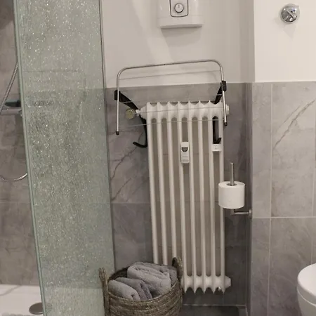 Kernsanierte Moderne Helle Wohlfuehloase *